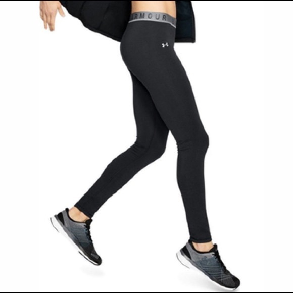 Under Armour Favorite Leggings in Black - Picture 3 of 6